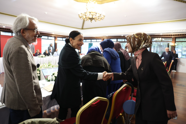 Sosyal Medya Yasası öncesi STK’larla çocukların dijital hakları masaya yatırıldı