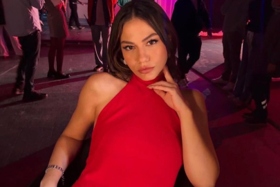Demet Özdemir kırmızı elbisesiyle büyüledi! Eşref Rüya’da “Ah Yar” sahnesi sosyal medyayı salladı