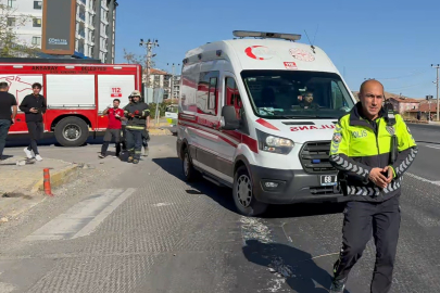 Hastaneye giden doktorun aracı ile ambulans çarpıştı: 1’i Doktor 7 yaralı