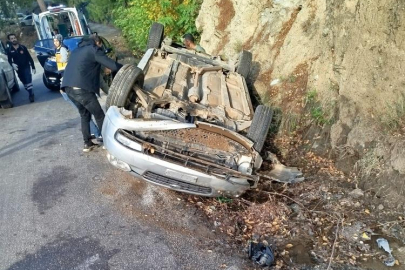 Osmaniye’de şarampole devrilen otomobil: 1’i çocuk 6 yaralı