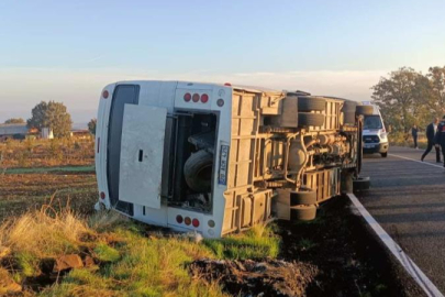Uşak’ta midibüs yan yattı: 23 yaralı