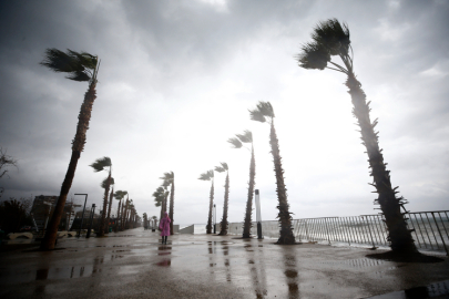 Akdeniz alarma geçti! Muğla ve Antalya için hortum, fırtına ve sel tehlikesi kapıda!