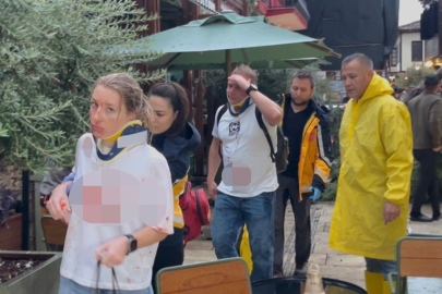 Antalya'ya kıyamet koptu: Çatılar uçtu, ağaçlar devrildi, 3 kişi yaralandı!