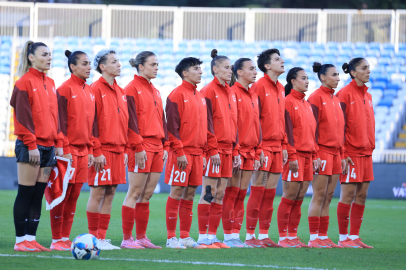 Filenin Sultanları değil, Kramponlu Sultanlar sahada: A Milliler Kosova karşısında B Ligi için İzmir'de!