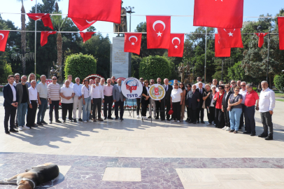 Adana’da gazeteciler Cumhuriyet’in 102. yılını coşkuyla kutladı