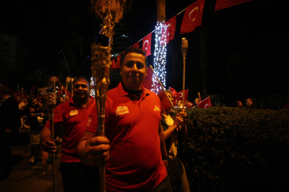 Adana ve Hatay'da fener alayı düzenlendi