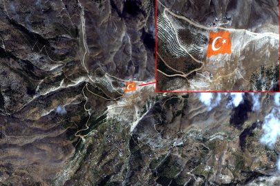Ahır Dağı’ndaki dev Türk Bayrağı uzaydan görüldü