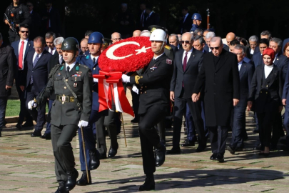 Devlet erkanı Anıtkabir'de | Erdoğan'dan 'Muasır medeniyet' vurgusu