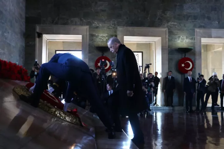 Devlet erkanı Anıtkabir'de  Erdoğan'dan 'Muasır medeniyet' vurgusu 2