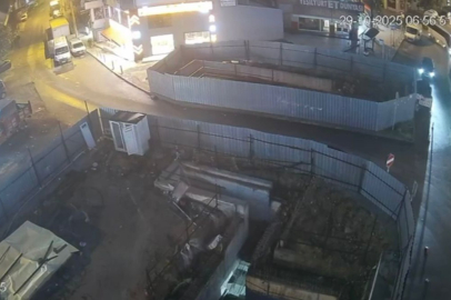 Gebze’deki binanın yıkılma anı güvenlik kamerasına yansıdı