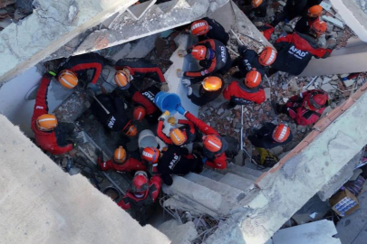Kocaeli Valisi Aktaş: "Bir vatandaşımızın sesini aldık, 9 bina tedbiren tahliye edildi"