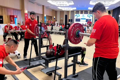 Görme Engelliler Dünya Halter Şampiyonası Mersin’de başladı