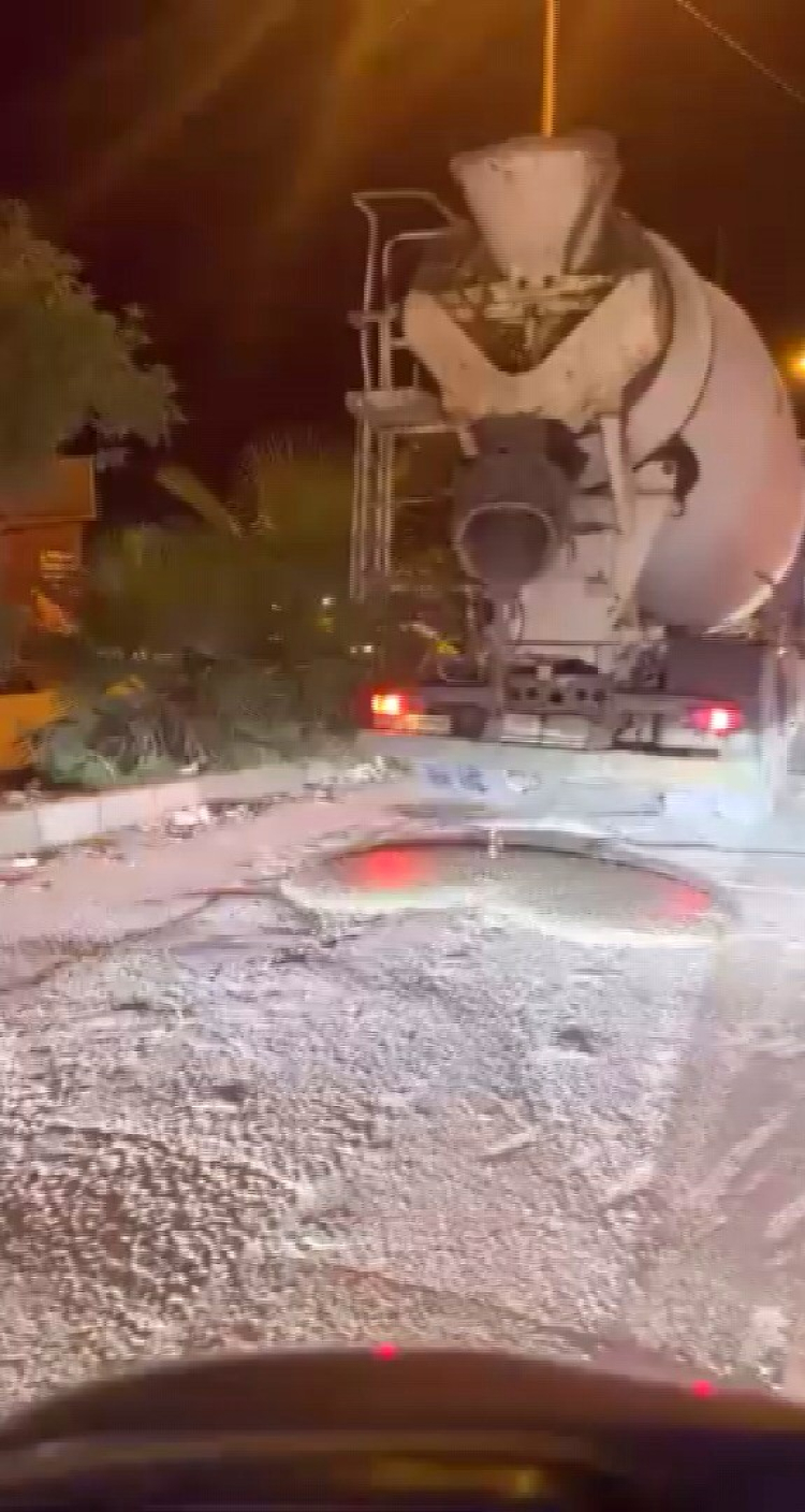 Hatay’da kırmızı ışıkta yola beton döken mikser sürücüsüne 2 bin 72 TL ceza 2