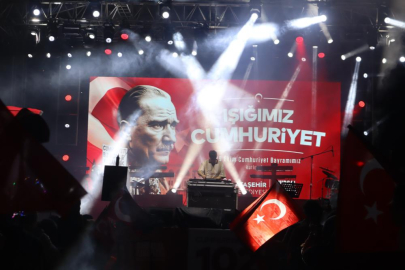 İstanbul’da dört ilçede 29 Ekim coşkusu: Cumhuriyet’in 102’nci yılı kortejler ve konserlerle kutlandı