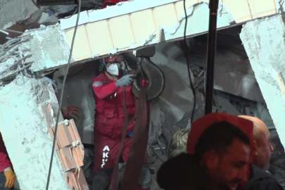 Kocaeli'nde arama kurtarma çalışmalarında 16 saat geride kaldı