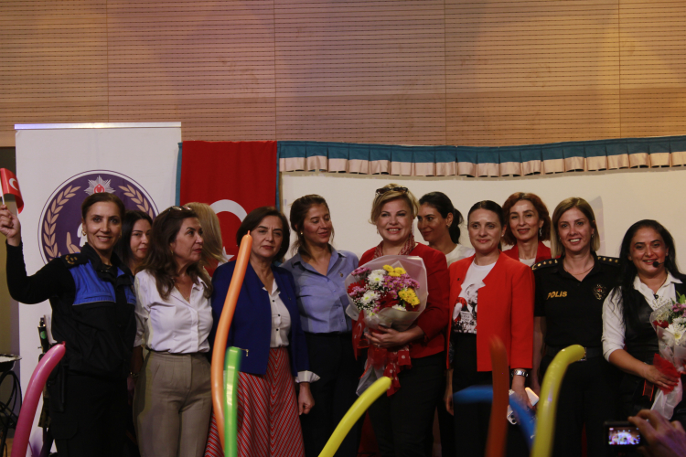 Polis Eşleri Derneği Adana Şube Başkanı Sanem Arıkan