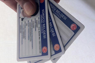 Eski tip ehliyetleri yenilemek isteyen sürücüler için son çağrı! Yarın  7.438 TL’ye çıkacak!