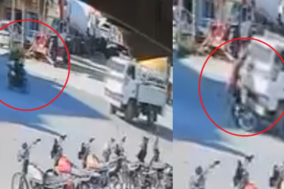 Mersin Erdemli’de kamyonet ile motosiklet çarpıştı: Sürücü ağır yaralı