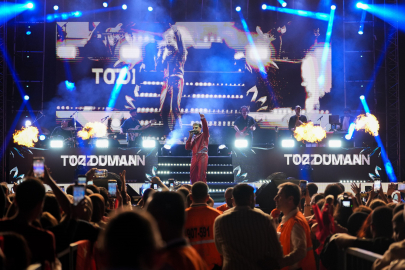 Tarsus’ta Cumhuriyet coşkusu: Sefo konseri binlerce kişiyi buluşturdu