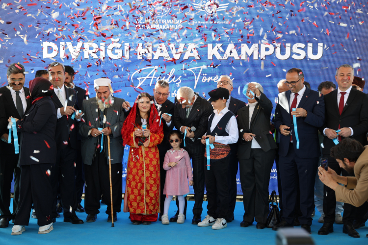 Türkiye’nin ilk ilçe havaalanı 84 yıl sonra yeniden açıldı Divriği Hava Kampüsü hizmete girdi 2