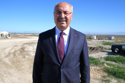 Adana Valisi Köşger, tarıma dayalı organize sanayi bölgesinde incelemelerde bulundu