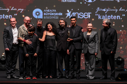 62. Altın Portakal Film Festivali’nde “Tavşan İmparatorluğu” gecenin yıldızı oldu