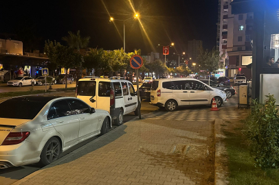 Adana’da kaldırımlar otoparka dönüştü