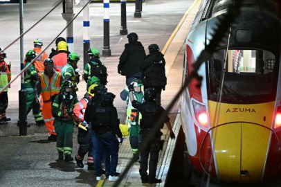 İngiltere’deki trende bıçaklı saldırı: 9’u ağır 10 yaralı