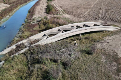 Seyhan Baraj Gölü kurudu, Alman Köprüsü ortaya çıktı