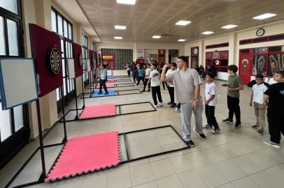 Adana’da Cumhuriyet ruhu Menderes Spor Salonu’nda canlandı