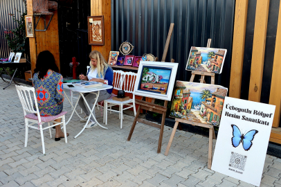 Alışveriş şenliğine sanat dokunuşu