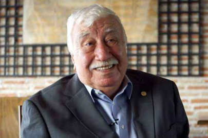 Devekuşu Kabare’nin kurucularından usta sanatçı Ahmet Gülhan hayatını kaybetti