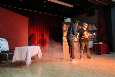 Yüreğir’de gençler tiyatro ile farkındalık kazandı