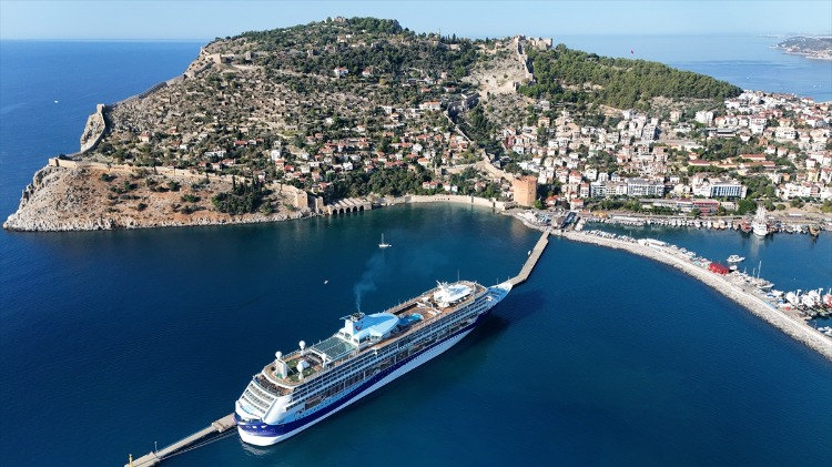 Akşam rotası Kıbrıs’a çevrildi