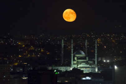Yılın en büyük ve en parlak süper ayı 5 Kasım gecesi gökyüzünde