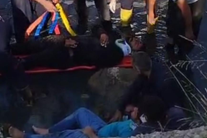 Adana'da sulama kanalına yuvarlanan motosikletteki 2 kişi yaralandı