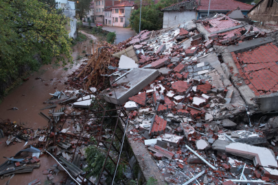 Depremlerle sarsılan Balıkesir’in Sındırgı ilçesi ‘afet bölgesi’ ilan edildi