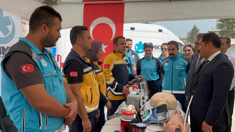 Hatay’da acil sağlık filosu güçlendi 12 yeni ambulans hizmete alındı 2