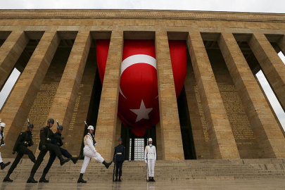 10 Kasım 2025 resmi tatil mi? Okullar ve üniversiteler açık mı, kamu kurumlarında mesai olacak mı?