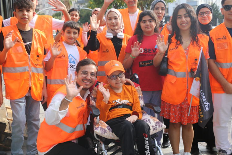 Adana'da 4 yıllık tedavinin ardından Lösemiyi yenen Ali Avcı sözünü tutarak LÖSEV’de gönüllü oldu 2