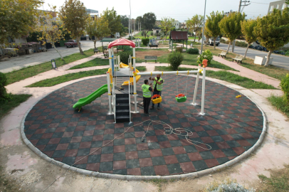 Akdeniz Belediyesi, Karaduvar ve Kiremithane’de parkları yeniledi