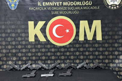 Hatay’da uygulama noktasında araçtan 10 ruhsatsız tabanca çıktı