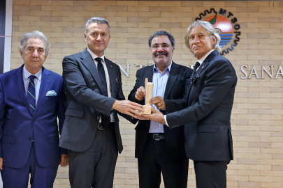 Mersin Kenti Edebiyat Ödülü Ahmet Ümit’in