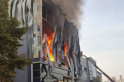 Kocaeli'de parfüm deposunda çıkan yangında 6 kişi hayatını kaybetti