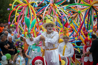 Tarsus 4. Uluslararası Festival başladı: Tarih, kültür ve müzik kenti karnavala çevirdi