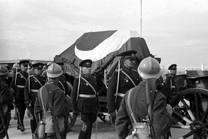 Cumhuriyet'in mimarı Atatürk'ün ebediyete intikalinin üzerinden 87 yıl geçti