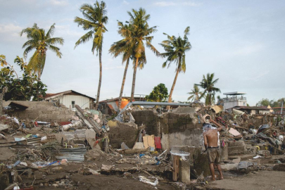 Filipinler'de süper tayfun alarmı: 100 bin kişi tahliye edildi, 300 uçuş iptal oldu