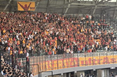 Galatasaray taraftarından Selçuk İnan tezahüratı