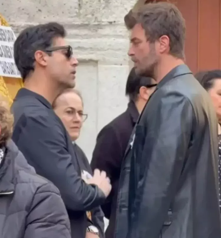 Kıvanç Kasabalı, babasını son yolculuğa uğurladı 2