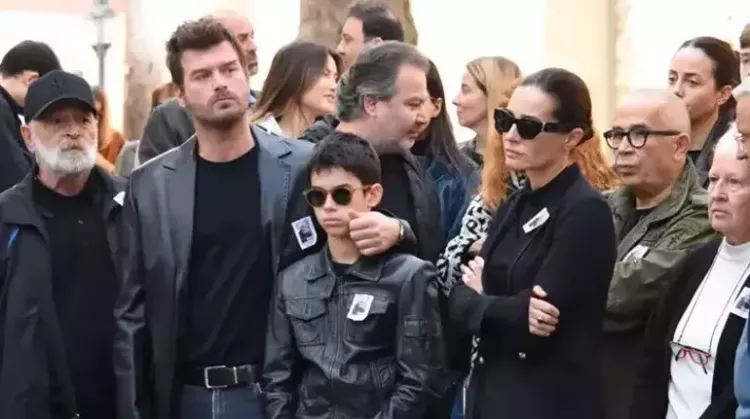 Kıvanç Kasabalı, babasını son yolculuğa uğurladı 3